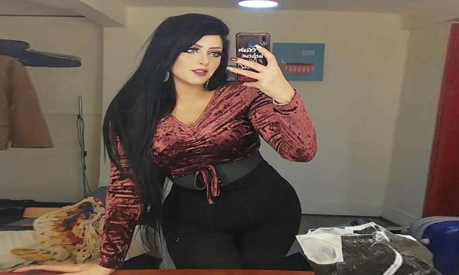 سملى الشيمى فتاة سقاره ملاك رحمه تحولت لموديل ملابس اثارة الجدل