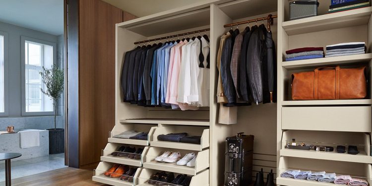 أساسيات خزانة الملابس: قطع لا غنى عنها في أي خزانة ملابس 1 أساسيات خزانة الملابس