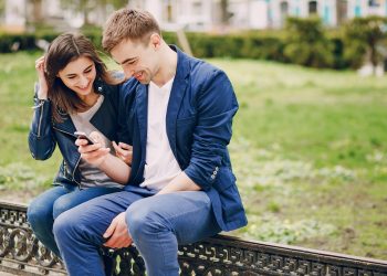 هل يحب الرجل المرأة الحساسة