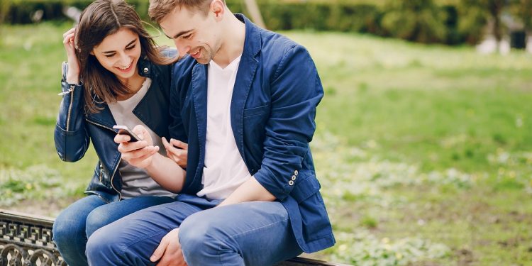 هل يحب الرجل المرأة الحساسة ؟ 1 هل يحب الرجل المرأة الحساسة