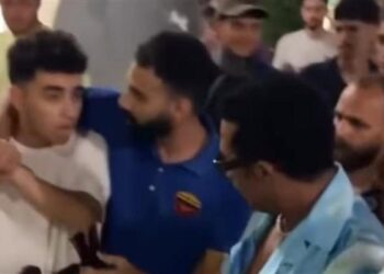 محمد رمضان يصفع شاب في الساحل والشاب يصفعه ردا عليه