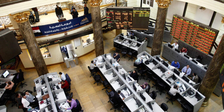 هبوط مرعب في البورصة المصرية ووقوع اكبر الاسهم في الاقتصاد والسياحة 1 هبوط مرعب في البورصة المصرية ووقوع اكبر الاسهم في الاقتصاد والسياحة