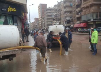 بورسعيد تستعد لموسم الأمطار: انتشار معدات شفط المياه في مختلف المناطق