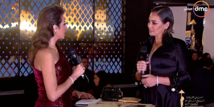 فيلم "الجنة تحت أقدام الأمهات" في مهرجان القاهرة: نظرة على القصة والطاقم قبل العرض 1 فيلم "الجنة تحت أقدام الأمهات" في مهرجان القاهرة: نظرة على القصة والطاقم قبل العرض