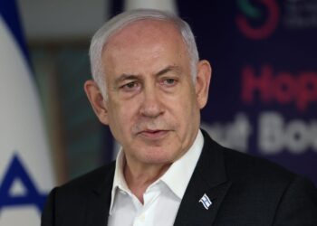 كشف الستار عن تسريب الوثائق من مكتب نتنياهو: هل هي حادثة أم مؤامرة؟