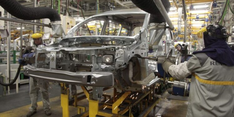 توجه الدولة نحو تعزيز المكون المحلي في الصناعات: آليات التنفيذ والفرص المتاحة 1 توجه الدولة نحو تعزيز المكون المحلي في الصناعات: آليات التنفيذ والفرص المتاحة