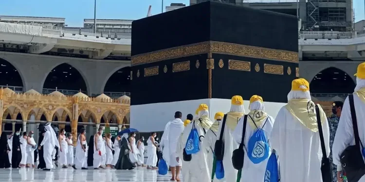 وزير السياحة يعتمد ضوابط حج 1446 هـ ويوضح موعد إجراء القرعة العلنية الإلكترونية 1 وزير السياحة يعتمد ضوابط حج 1446 هـ ويوضح موعد إجراء القرعة العلنية الإلكترونية