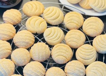 بسكويت العشر دقائق بالبرتقال سناك مثالي للأطفال مع قوام ناعم وطعم لذيذ