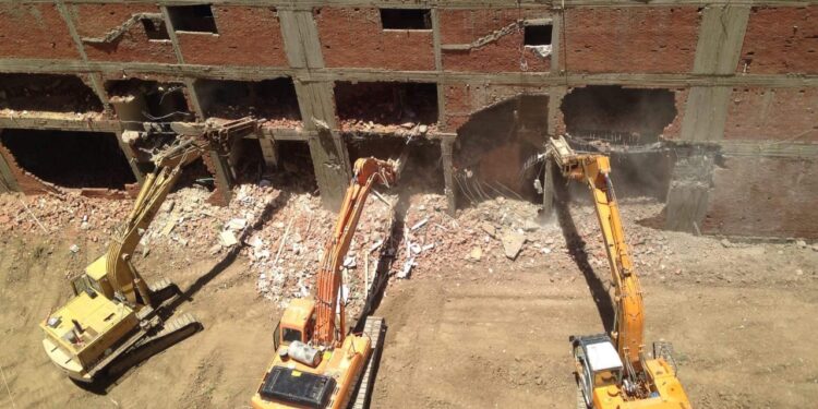 إزالة العقارات المخالفة في القاهرة: قرار رسمي عاجل يُنفذ قريبًا 1 إزالة العقارات المخالفة في القاهرة: قرار رسمي عاجل يُنفذ قريبًا