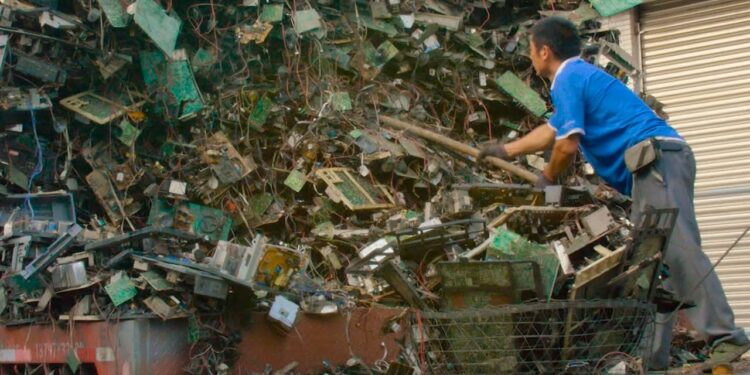 محافظة الغربية ترفع 4840 طن من المخلفات خلال 24 ساعة 1 محافظة الغربية ترفع 4840 طن من المخلفات خلال 24 ساعة