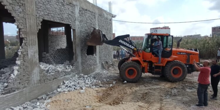 المنيا إزالة وإيقاف 25 حالة تعدٍ على أراضٍ زراعية ومخالفات بناء 1 المنيا إزالة وإيقاف 25 حالة تعدٍ على أراضٍ زراعية ومخالفات بناء