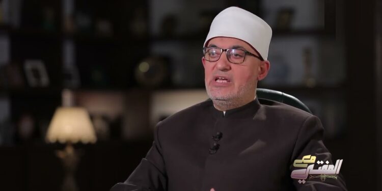 مفتي الجمهورية يحسم الجدل حول "زواج المساكنة" ويكشف حكم الشريعة (فيديو) 1 مفتي الجمهورية يحسم الجدل حول "زواج المساكنة" ويكشف حكم الشريعة (فيديو)