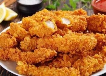 طريقة تحضير دجاج الزنجر بسهولة: خطوة بخطوة مع تكاته