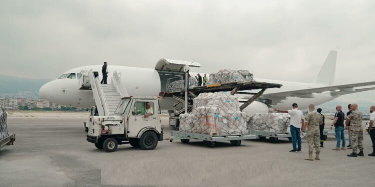 الطائرة والأمان الصحي أين يجب أن تجلس لتجنب الأمراض؟ 1 الطائرة والأمان الصحي أين يجب أن تجلس لتجنب الأمراض؟