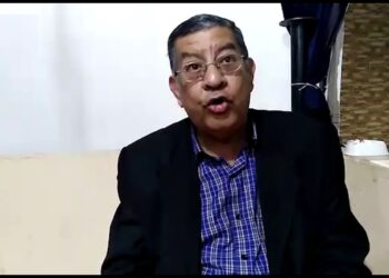 سمير الفيل يعرض كتابه "ملح على المائدة" في معرض القاهرة الدولي للكتاب