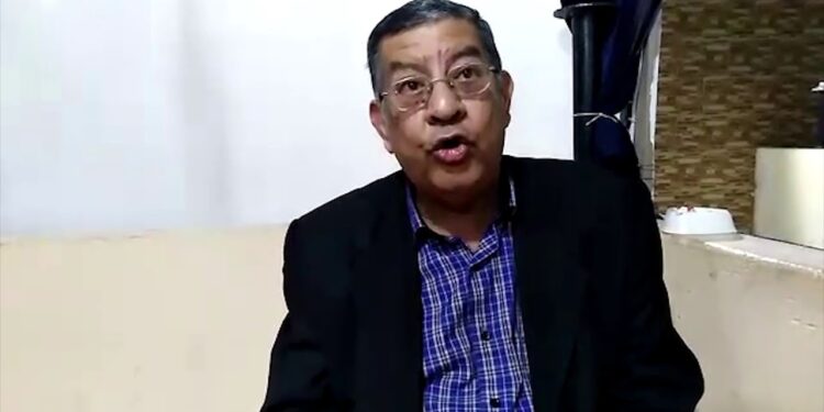 سمير الفيل يعرض كتابه "ملح على المائدة" في معرض القاهرة الدولي للكتاب 1 سمير الفيل يعرض كتابه "ملح على المائدة" في معرض القاهرة الدولي للكتاب