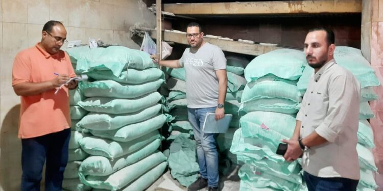 الأمن المصري يتمكن من ضبط 12 طنًا من الدقيق الأبيض البلدي المدعم