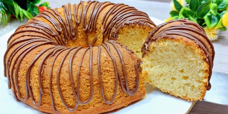 طريقة عمل كيكة لذيذة وهشة في الحلة دون الحاجة للفرن 1 طريقة عمل كيكة لذيذة وهشة في الحلة دون الحاجة للفرن