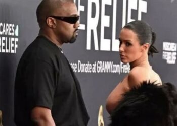 بيانكا سينسوري في خطر السجن بسبب إطلالتها في حفل جرامي 2025!