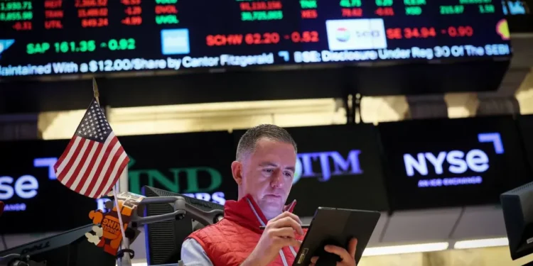 رسوم ترامب الجمركية تُسجل تأثيرًا كبيرًا على أسعار النفط بتراجع 4% 1 رسوم ترامب الجمركية تُسجل تأثيرًا كبيرًا على أسعار النفط بتراجع 4%