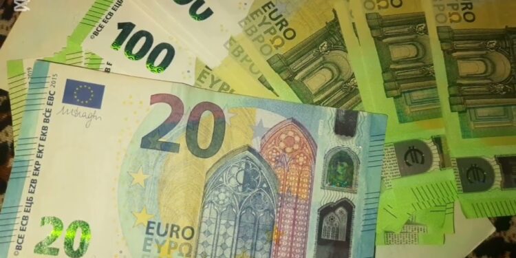 سعر اليورو في مصر اليوم 27 إبريل 2025 ماذا حدث في السوق؟