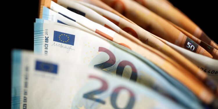 سعر اليورو الأوروبي اليوم الإثنين 7 أبريل 2025 وأي الجديد في السوق المصري؟