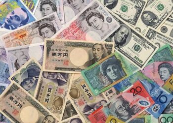 أسعار الدولار واليورو والريال وباقي العملات اليوم 15 مايو 2025