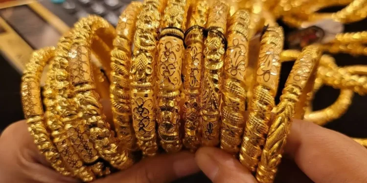 أسعار الذهب عيار 21 تتغير كل دقيقة.. اعرف السعر المباشر الآن