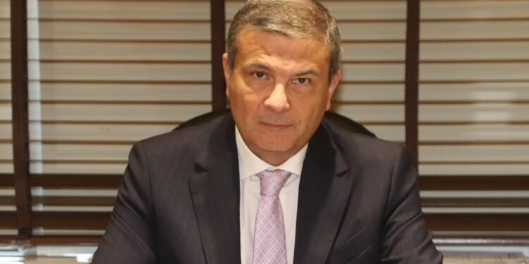 وزير الزراعة يكشف خلفيات موجة الغلاء في سوق الفاكهة