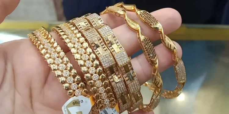 أسعار الذهب في مصر اليوم عيار 21 يواصل التحرك بسوق الصاغة