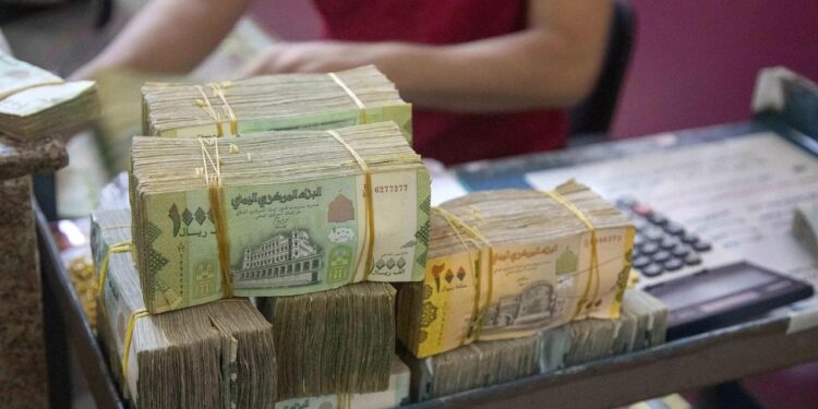 أسعار صرف العملات أمام الجنيه المصري في بداية تعاملات الإثنين 12 مايو 2025 1 أسعار صرف العملات أمام الجنيه المصري في بداية تعاملات الإثنين 12 مايو 2025