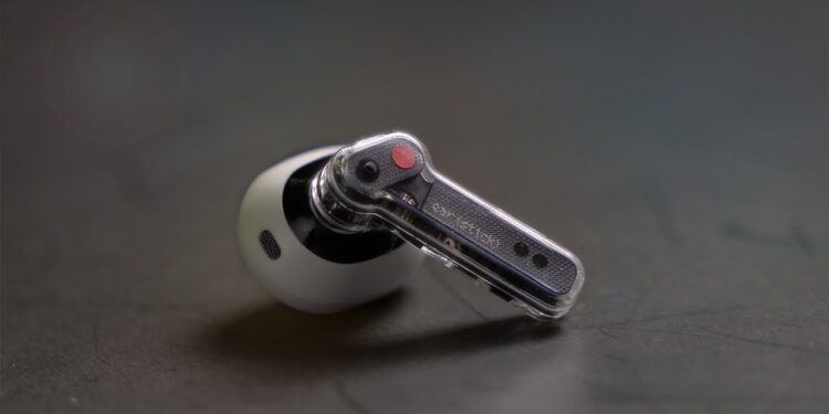 سماعات Nothing المرتقبة تُعيد تعريف التصميم مع توقيع صوتي مميز