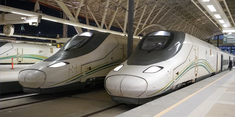 إكتشف سحر السفر مع قطار الحرمين: حجز سهل ورحلة مريحة إلى مكة 1 السفر مع قطار الحرمين