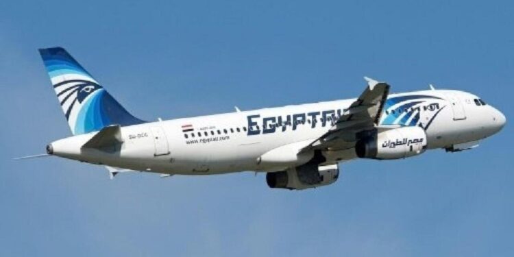 مصر للطيران تُعيد تشغيل رحلاتها بعد توقف مؤقت 1 مصر للطيران تُعيد تشغيل رحلاتها بعد توقف مؤقت