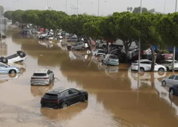 العاصفة دانا تشل إسبانيا مياه جارفة وخسائر بشرية ومادية