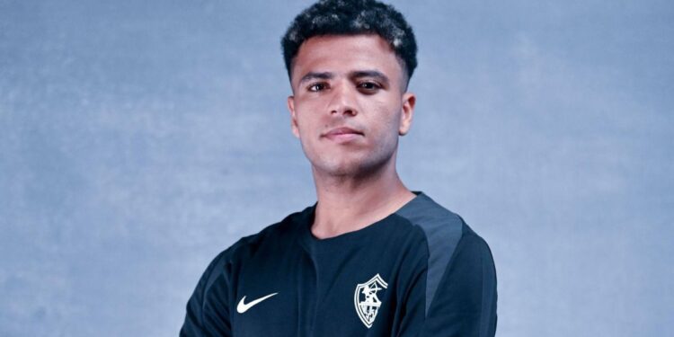أحمد ربيع يرتدي قميص الزمالك لمدة 5 سنوات قادمة