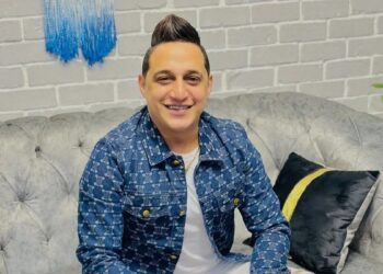 رضا البحراوي يعتذر عن حفلاته بعد وفاة المطرب الشعبي أحمد عامر