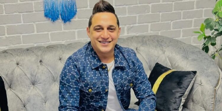 رضا البحراوي يعتذر عن حفلاته بعد وفاة المطرب الشعبي أحمد عامر