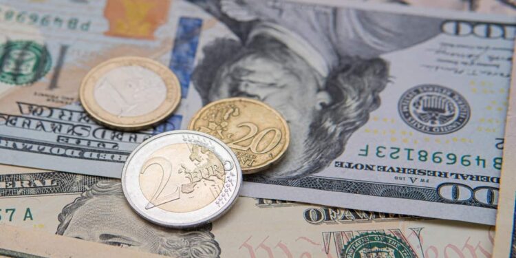 سعر صرف اليورو أمام الجنيه المصري اليوم الأحد بجميع البنوك 1 سعر صرف اليورو أمام الجنيه المصري اليوم الأحد بجميع البنوك