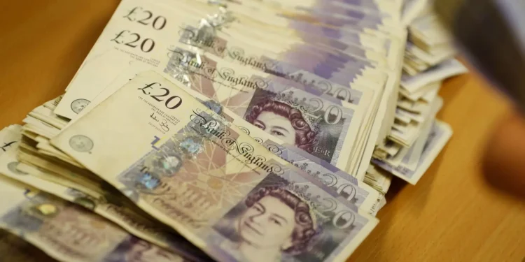 سعر صرف الجنيه الإسترليني مقابل الجنيه المصري في البنوك الرسمية