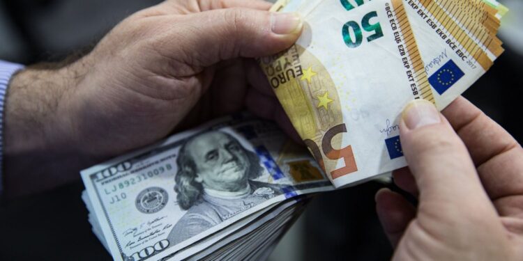 سعر اليورو يتراجع أمام الجنيه في مصر خلال تعاملات الأحد 10 أغسطس 2025 1 سعر اليورو يتراجع أمام الجنيه في مصر خلال تعاملات الأحد 10 أغسطس 2025