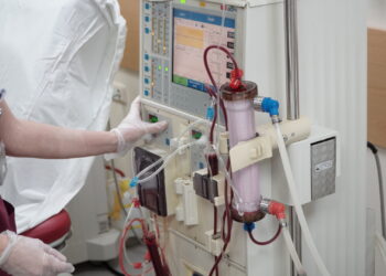 الذكاء الاصطناعي يشخص سرطان الحنجرة بدقة من خلال نبرة الصوت