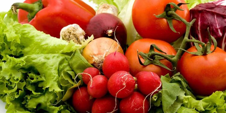 أسعار الخضروات والفاكهة اليوم السبت في مصر الطماطم تبدأ من 3 جنيهات والمانجو الأعلى بـ 60 جنيها 1 أسعار الخضروات والفاكهة اليوم السبت في مصر الطماطم تبدأ من 3 جنيهات والمانجو الأعلى بـ 60 جنيها