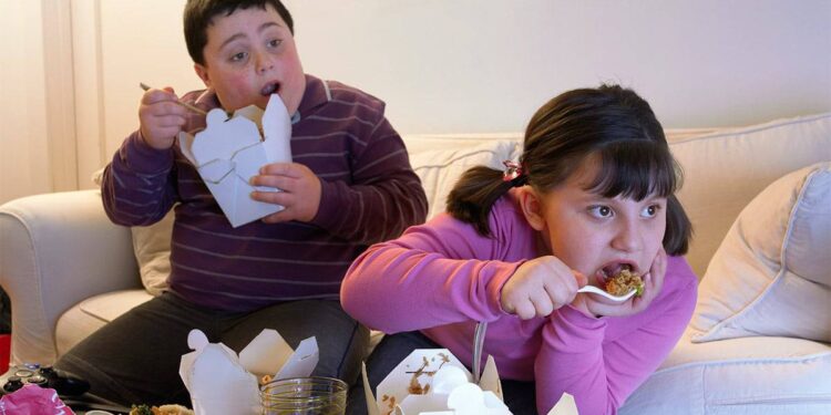 سمنة الأطفال المبكرة.. أطعمة شائعة يجب الحذر منها 1 سمنة الأطفال المبكرة.. أطعمة شائعة يجب الحذر منها