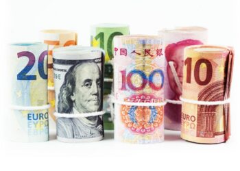 أسعار صرف العملات العربية والأجنبية اليوم الأحد 31 أغسطس 2025 في البنوك