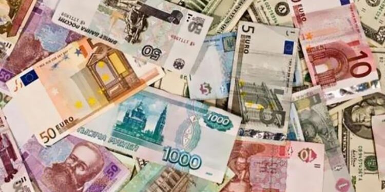 أسعار العملات العربية والأجنبية لحظة بلحظة اليوم الخميس 11 سبتمبر 2025