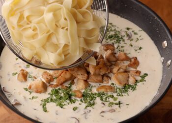 طريقة عمل مكرونة ألفريدو الشهية في البيت بأبسط المكونات