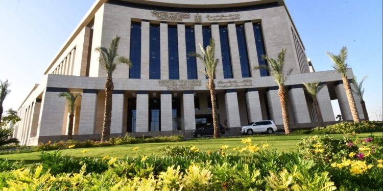 الإسكان تكشف عن طرح جديد لقطع أراضي استثمارية بالعاشر من رمضان بـ4500 جنيه للمتر 1 الإسكان تكشف عن طرح جديد لقطع أراضي استثمارية بالعاشر من رمضان بـ4500 جنيه للمتر