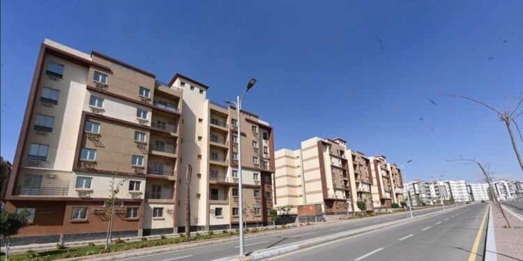 كراسة شروط أراضي الإسكان المتوسط للعام 2025.. التفاصيل الكاملة لخطوات الحجز 1 كراسة شروط أراضي الإسكان المتوسط للعام 2025.. التفاصيل الكاملة لخطوات الحجز