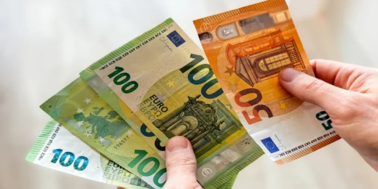 سعر اليورو مقابل الجنيه اليوم في بنك مصر والأهلي 1 سعر اليورو مقابل الجنيه اليوم في بنك مصر والأهلي
